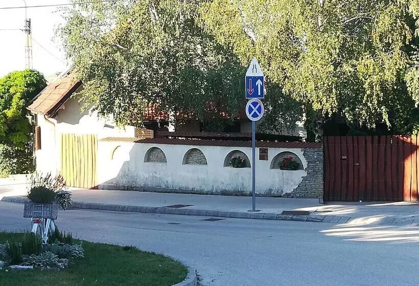 Majatalo Vörös Macska Vendégház