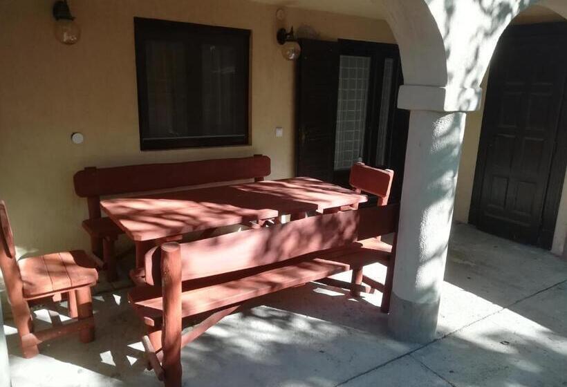 펜션 Vörös Macska Vendégház