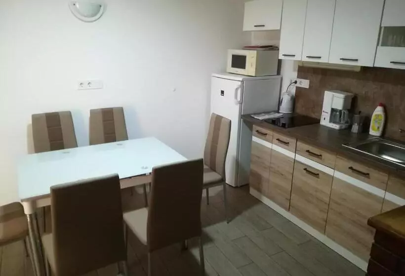 Majatalo Vörös Macska Vendégház