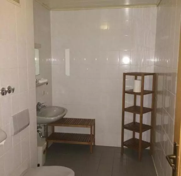 Retkeilymaja Landgasthaus Konig