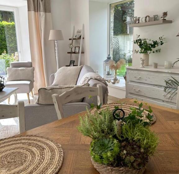 Bed and Breakfast Le Domaine D Etaville