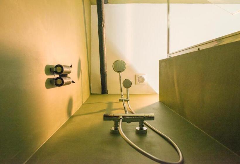 مبيت وإفطار De Heeren Van Tuil