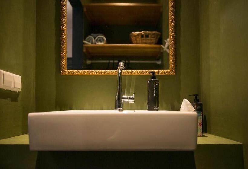 مبيت وإفطار De Heeren Van Tuil