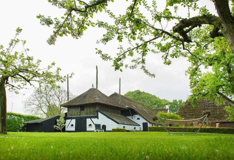 مبيت وإفطار De Heeren Van Tuil