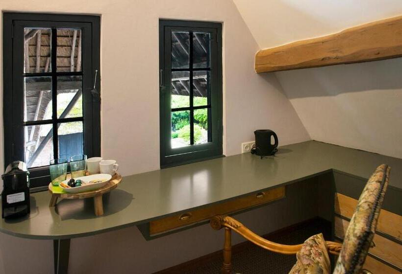 مبيت وإفطار De Heeren Van Tuil