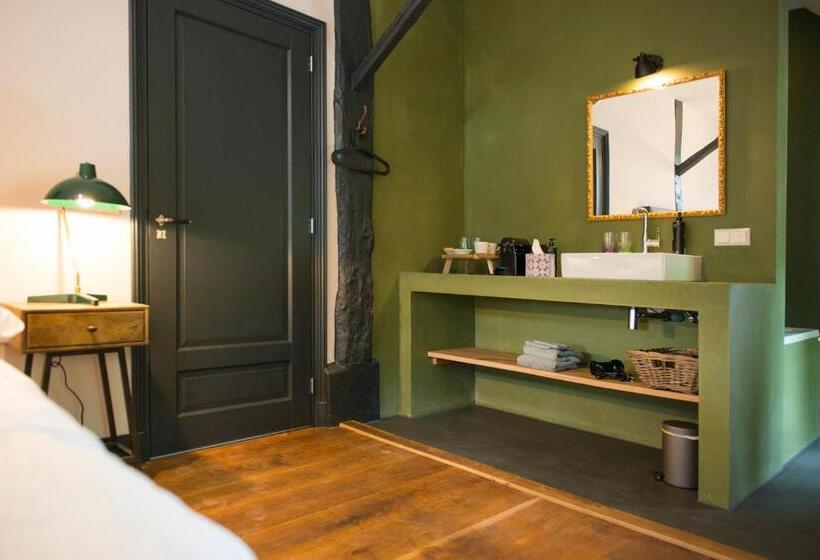 مبيت وإفطار De Heeren Van Tuil