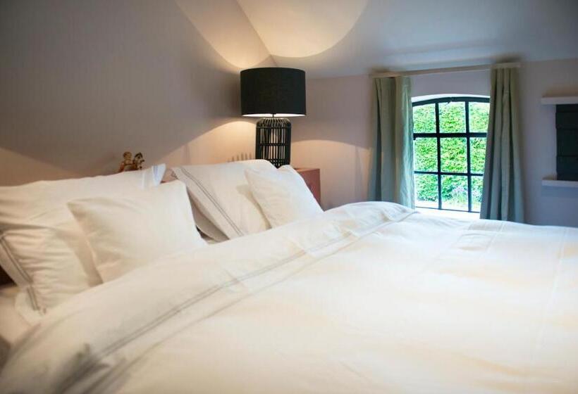 مبيت وإفطار De Heeren Van Tuil