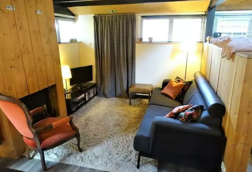 Aamiaismajoitus (B&B) De Oude Stoffeerderij