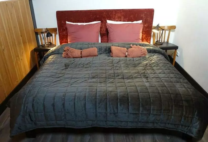 Aamiaismajoitus (B&B) De Oude Stoffeerderij