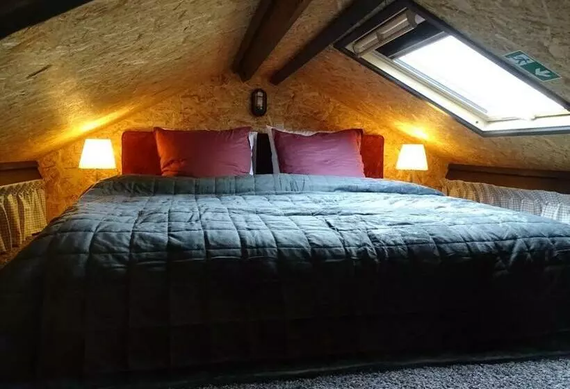 Aamiaismajoitus (B&B) De Oude Stoffeerderij