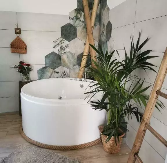 Aamiaismajoitus (B&B) La Bulle Suspendue