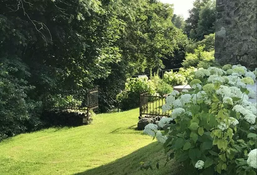 Aamiaismajoitus (B&B) La Grange De Dourlers