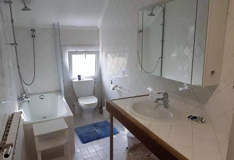 ベッドアンドブレックファースト La Petite Maison   L Ouche Charlot