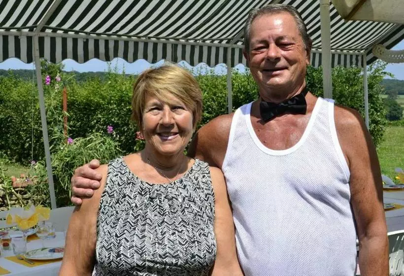 ベッドアンドブレックファースト La Petite Maison   L Ouche Charlot