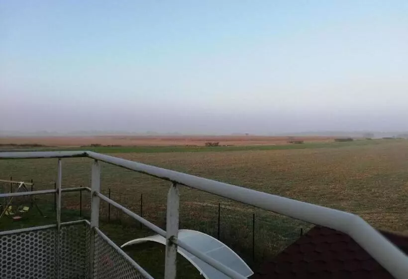 Aamiaismajoitus (B&B) Les Fermiers