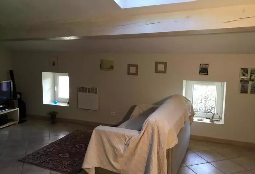 ベッドアンドブレックファースト Les Lauriers