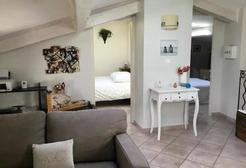 ベッドアンドブレックファースト Les Lauriers