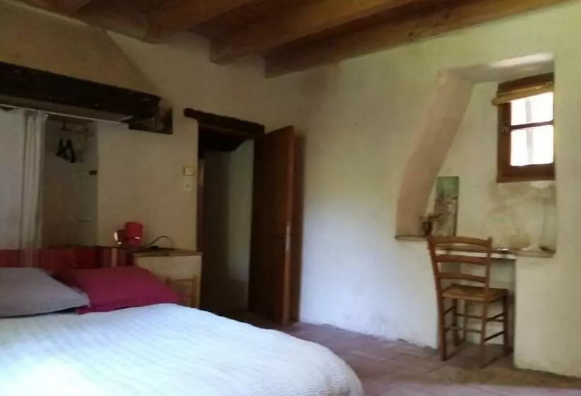 Aamiaismajoitus (B&B) Mas Des Nabières