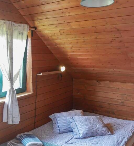 Bed and Breakfast Rose Hip Hill Farm