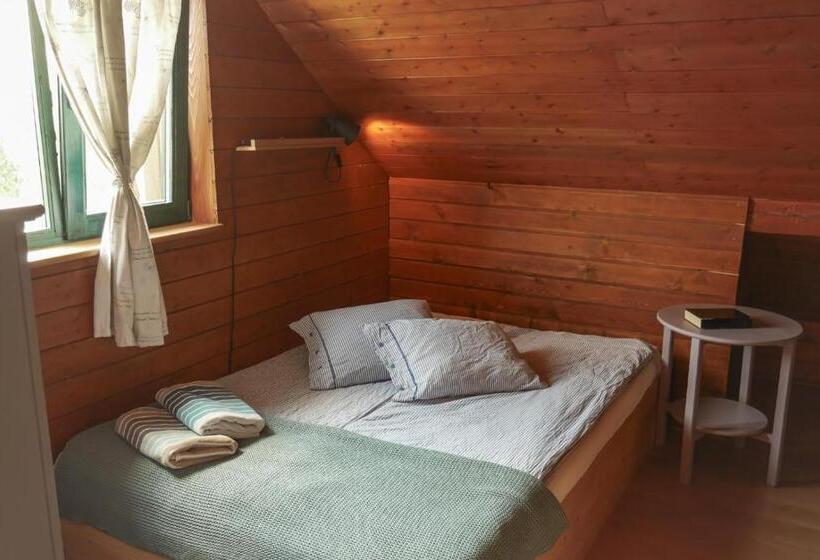 Bed and Breakfast Rose Hip Hill Farm