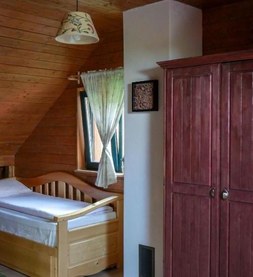 Bed and Breakfast Rose Hip Hill Farm