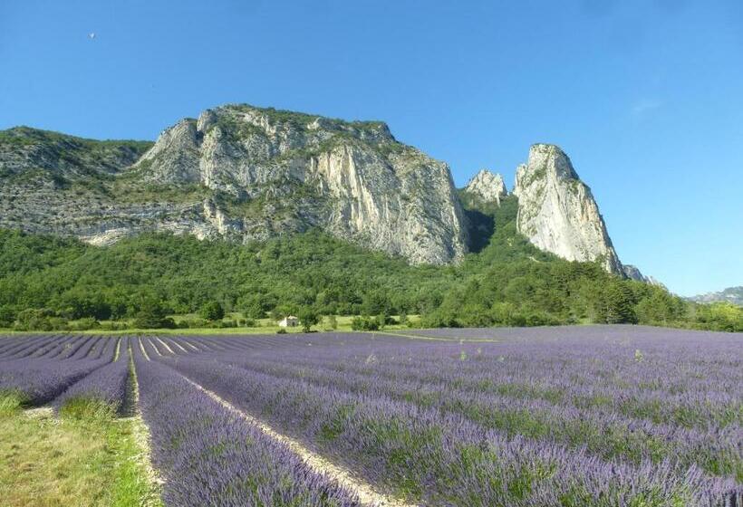 مبيت وإفطار Tempepailla