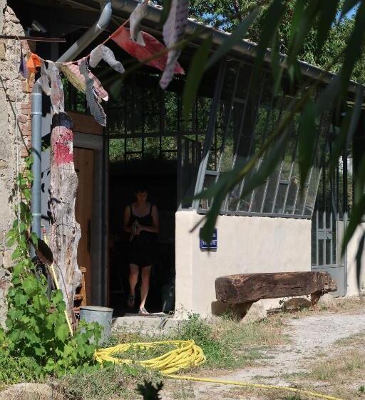 مبيت وإفطار Tempepailla