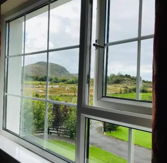 Hillcrest Farmhouse Bed & Breakfast