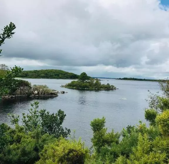 Hillcrest Farmhouse Bed & Breakfast