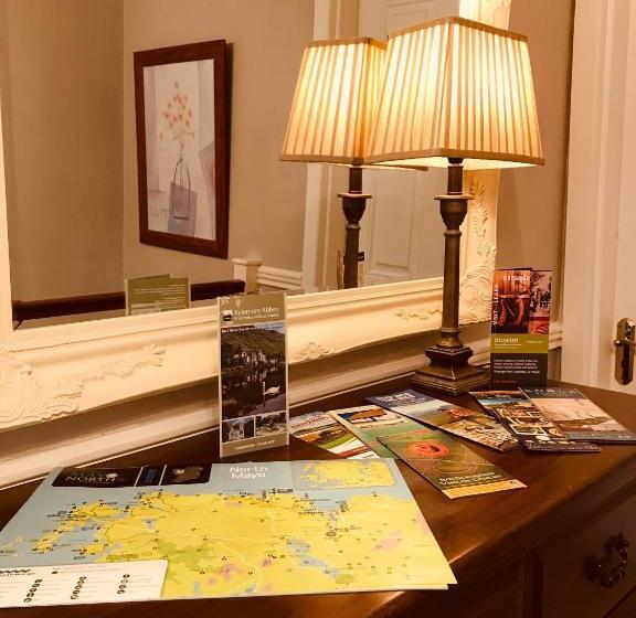 Hillcrest Farmhouse Bed & Breakfast