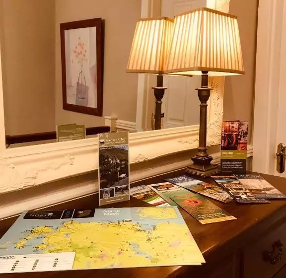 Hillcrest Farmhouse Bed & Breakfast