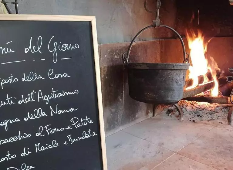 ホテル Agriturismo I Due Regni