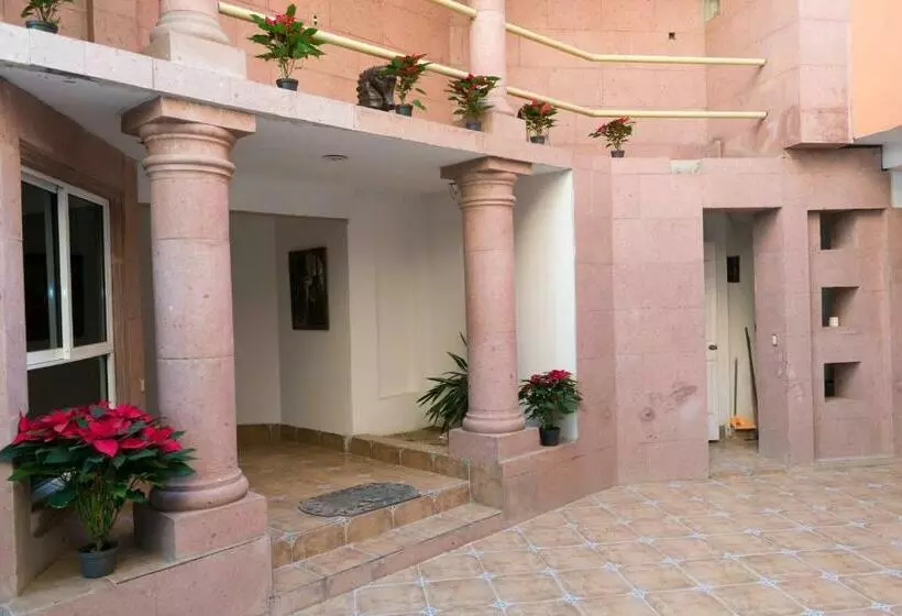 ホテル Alameda Maravatio