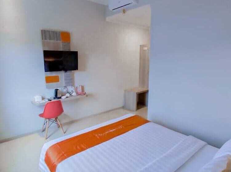 בית מלון כפרי Front One Budget Abepura