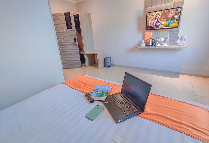 בית מלון כפרי Front One Budget Abepura