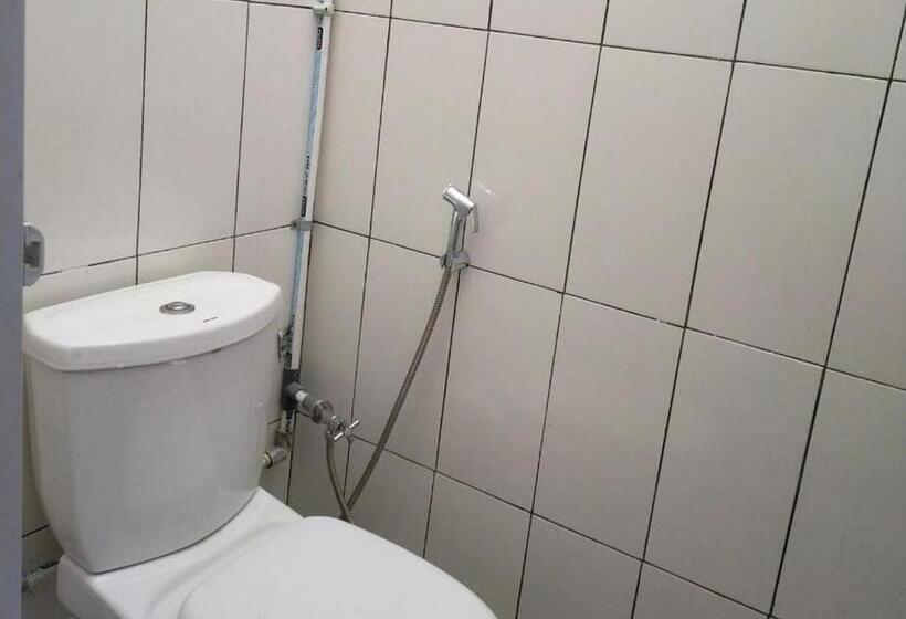 هتل Ombai Guest House 27 Syariah Mitra Reddoorz