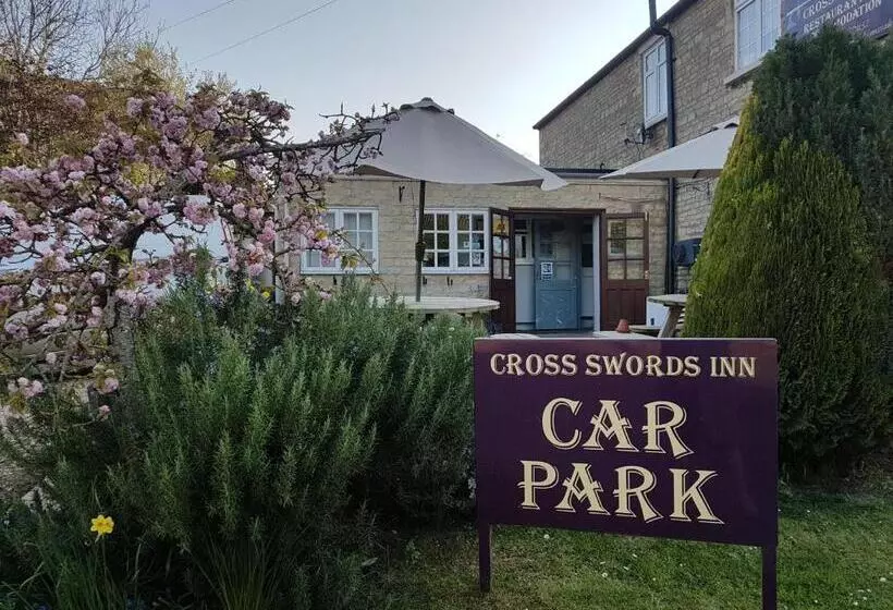 Majatalo Cross Swords Rooms, Skillington