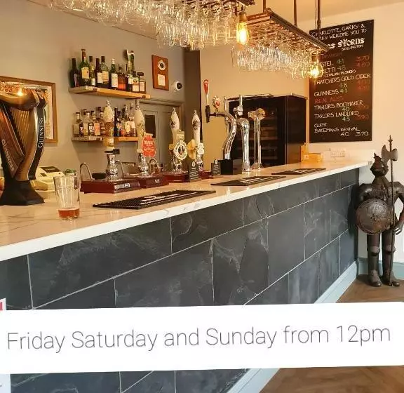 Majatalo Cross Swords Rooms, Skillington