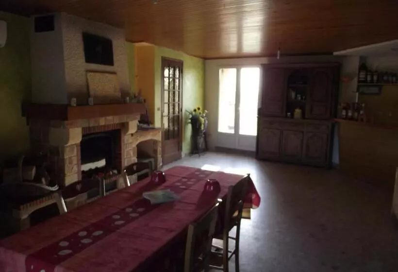 ペンション Domaine Des Cigales, Chambre D Hôtes