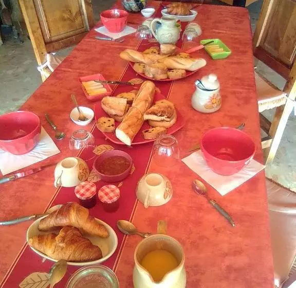 ペンション Domaine Des Cigales, Chambre D Hôtes