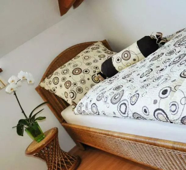 Majatalo Ekofarma Horní Chrášťany