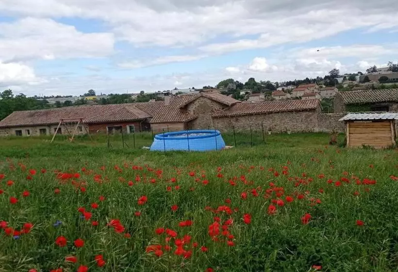 Majatalo Ferme De Fenivou