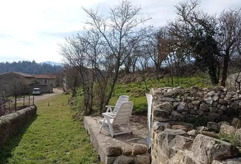 Majatalo Ferme De Fenivou