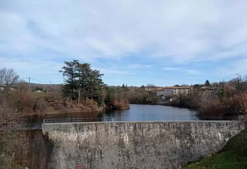 Majatalo Ferme De Fenivou