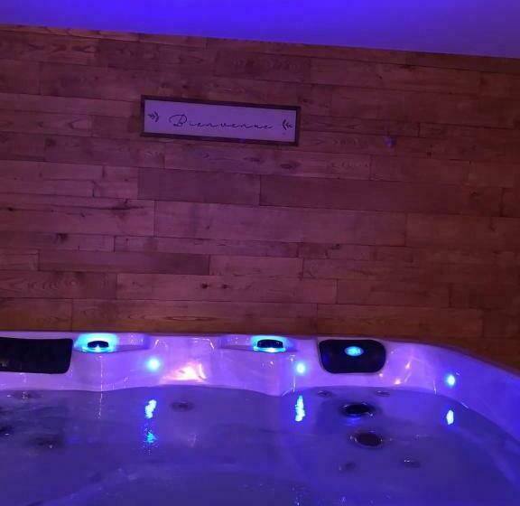 펜션 La Longere De Cabanes