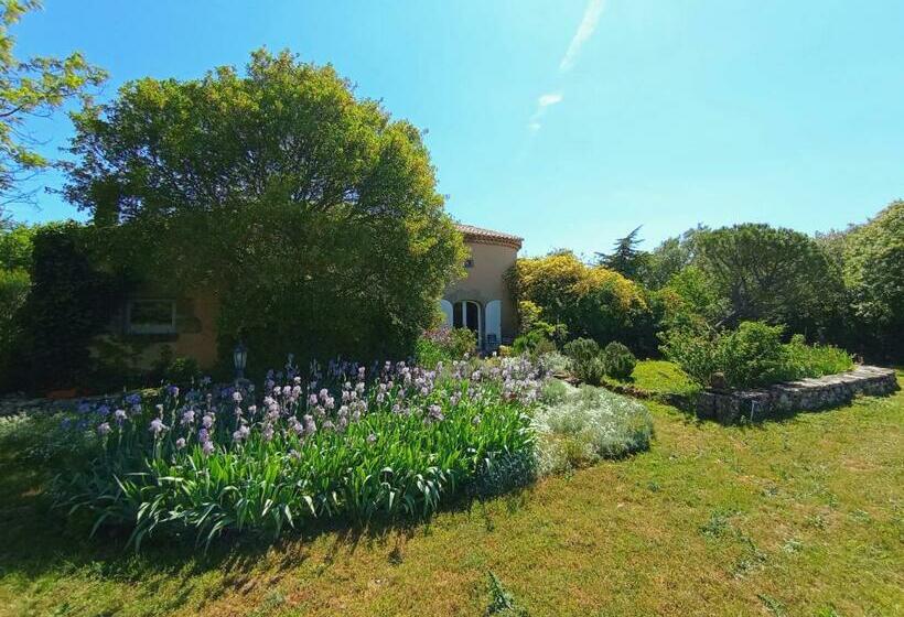 פנסיון Mas De Mauve