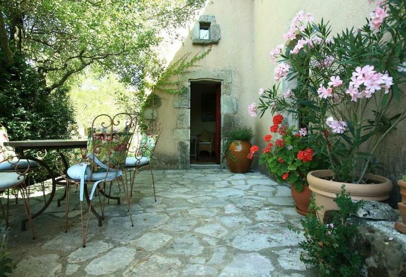 פנסיון Mas De Mauve