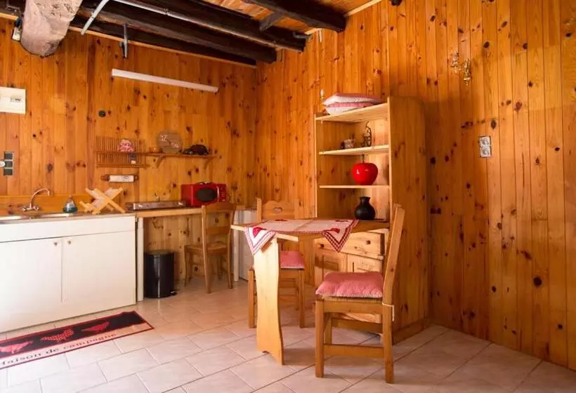 Aamiaismajoitus (B&B) Maison Du Bois