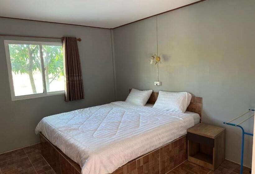 ホテル สวนสบายปลายนารีสอร์ท