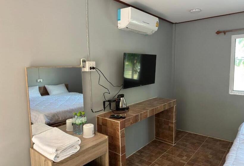 ホテル สวนสบายปลายนารีสอร์ท